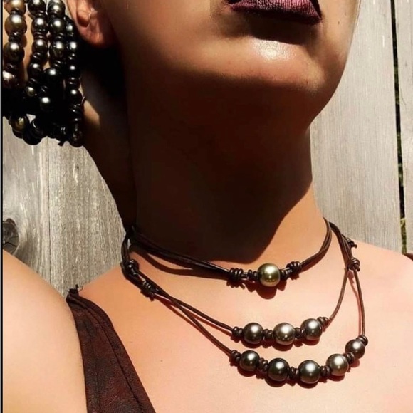Tahitian Pearl Necklace - Picture 1 of 5